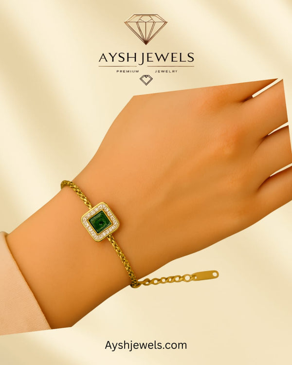 Green stone chain bracelet